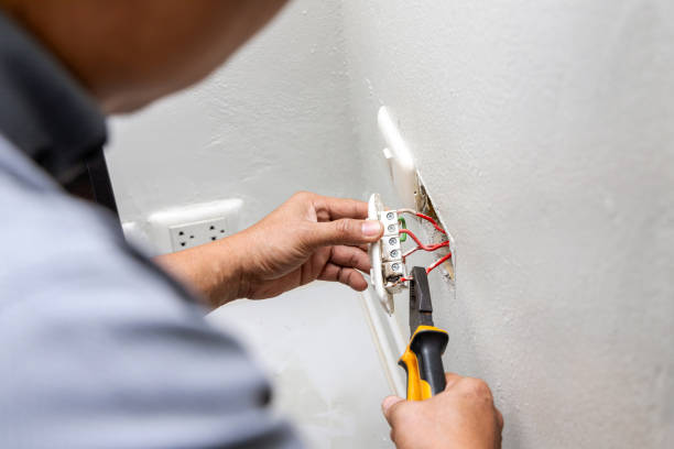 Best Affordable Emergency Electrician  in Chillicothe, MO